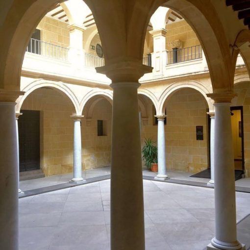 Visita al Palacio Abacial y Museo Arqueológico de Alcalá la Real