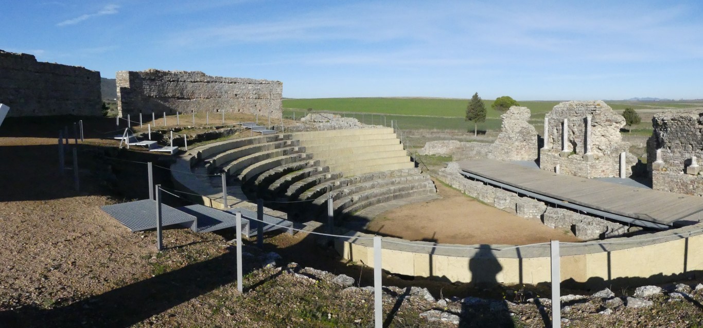 teatro-romano-de-regina-turdulorum-en-casas-de-la-reina-arqueotrip