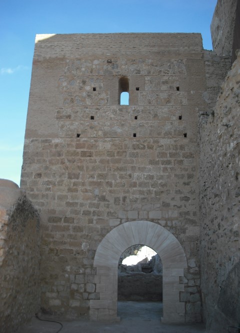reconstrucción puerta renacentista Ayora ArqueoTrip