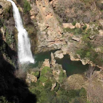 Cascada y poza de agua en Chella