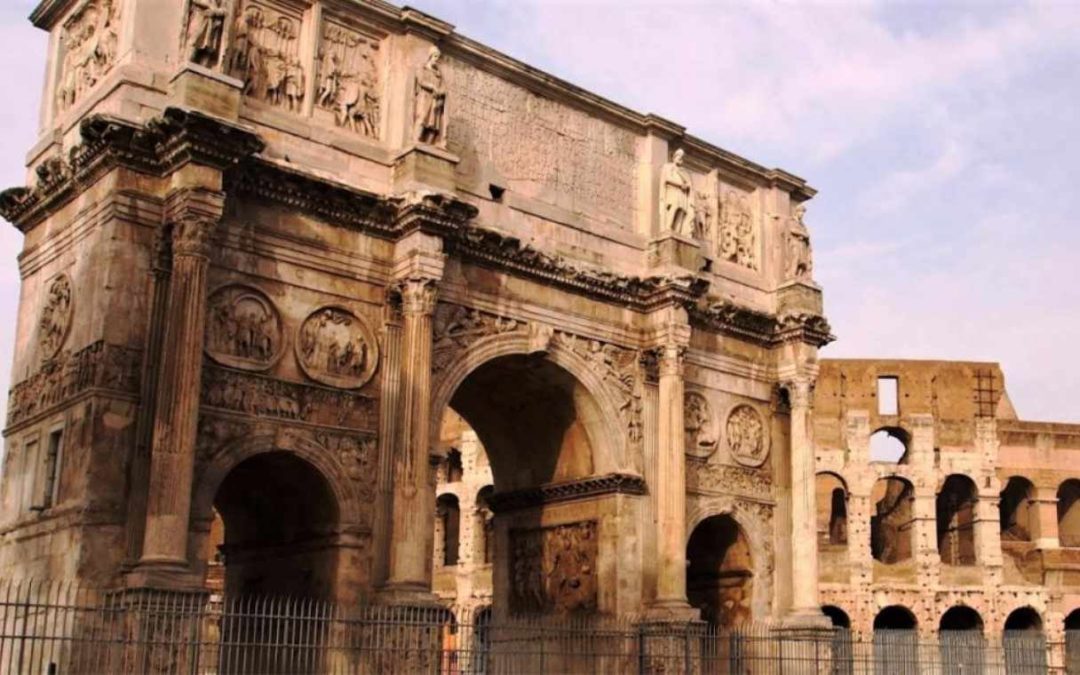 Arco de triunfo y coliseo de Roma