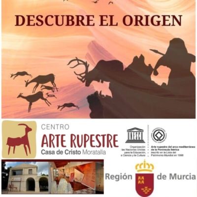 Paneles informativos sobre las pinturas rupestres del Centro de Interpretación de Arte Rupestre de Moratalla
