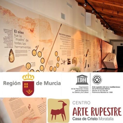 Paneles informativos sobre las pinturas rupestres del Centro de Interpretación de Arte Rupestre de Moratalla