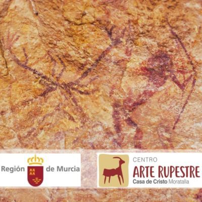 Pintura rupestre de arquero y ciervo de Moratalla