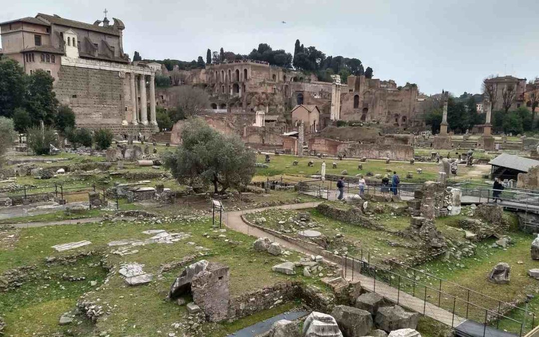 Ruinas de los edificios romanos de los Foros Imperiales